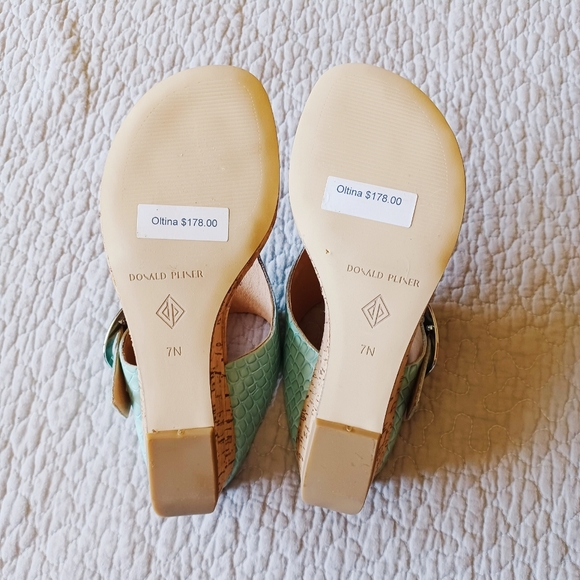Donald Pliner Aqua Green Blue Pastel Snakeskin Leather Wedge Heel Sandals New 7 - Picture 3 of 7